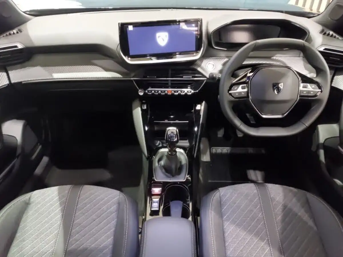 2025-peugeot-2008-suv-12-puretech-allure-130ps-big-2