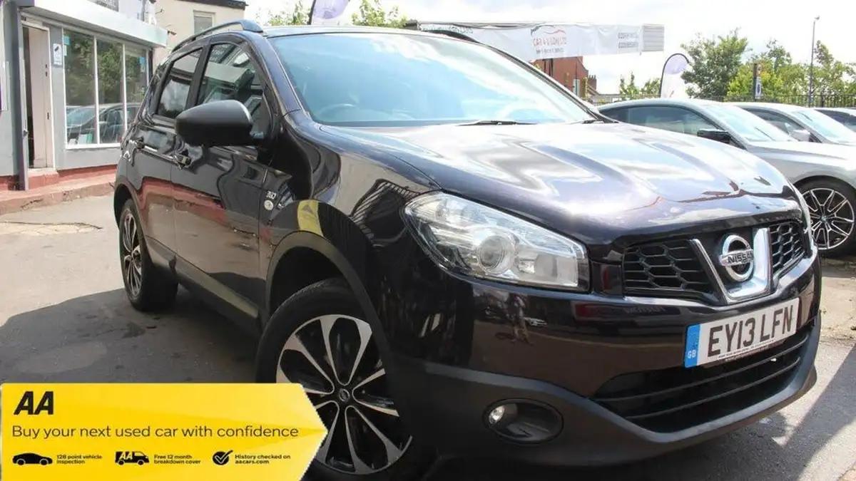 2013-nissan-qashqai-16-360-cvt-big-0