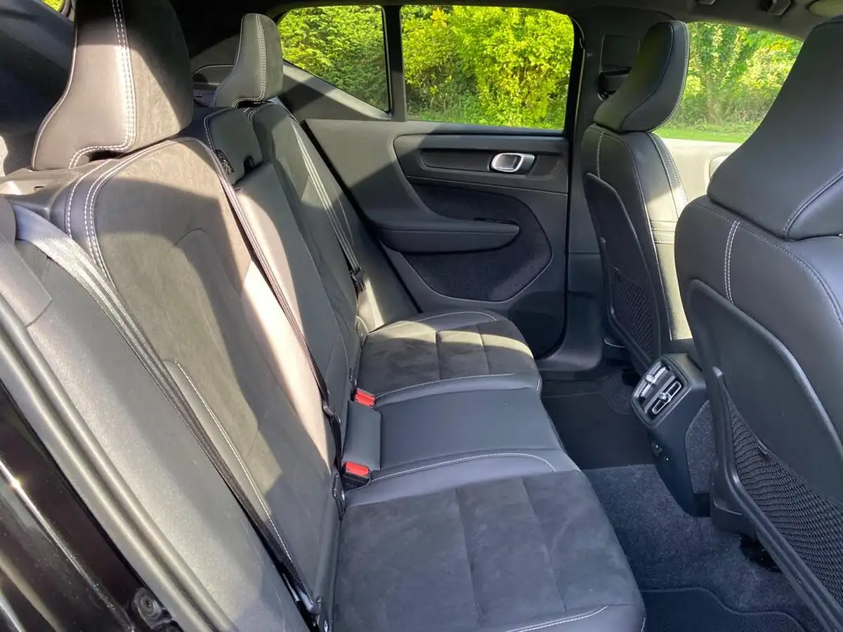 2021-volvo-xc40-15-t3-r-design-161bhp-auto-big-18