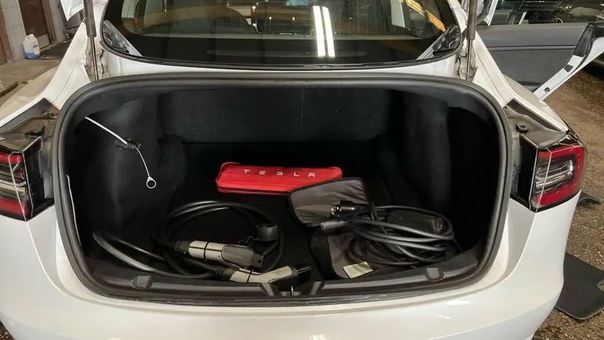 2020-tesla-model-3-e-long-range-big-8