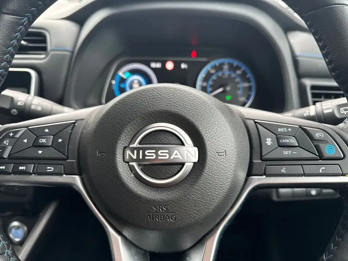 2024-nissan-leaf-e-tekna-39kwh-big-37