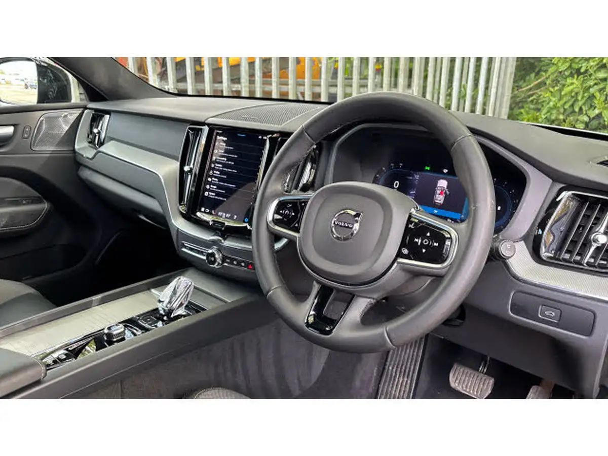 2023-volvo-xc60-20-b5-plus-big-39