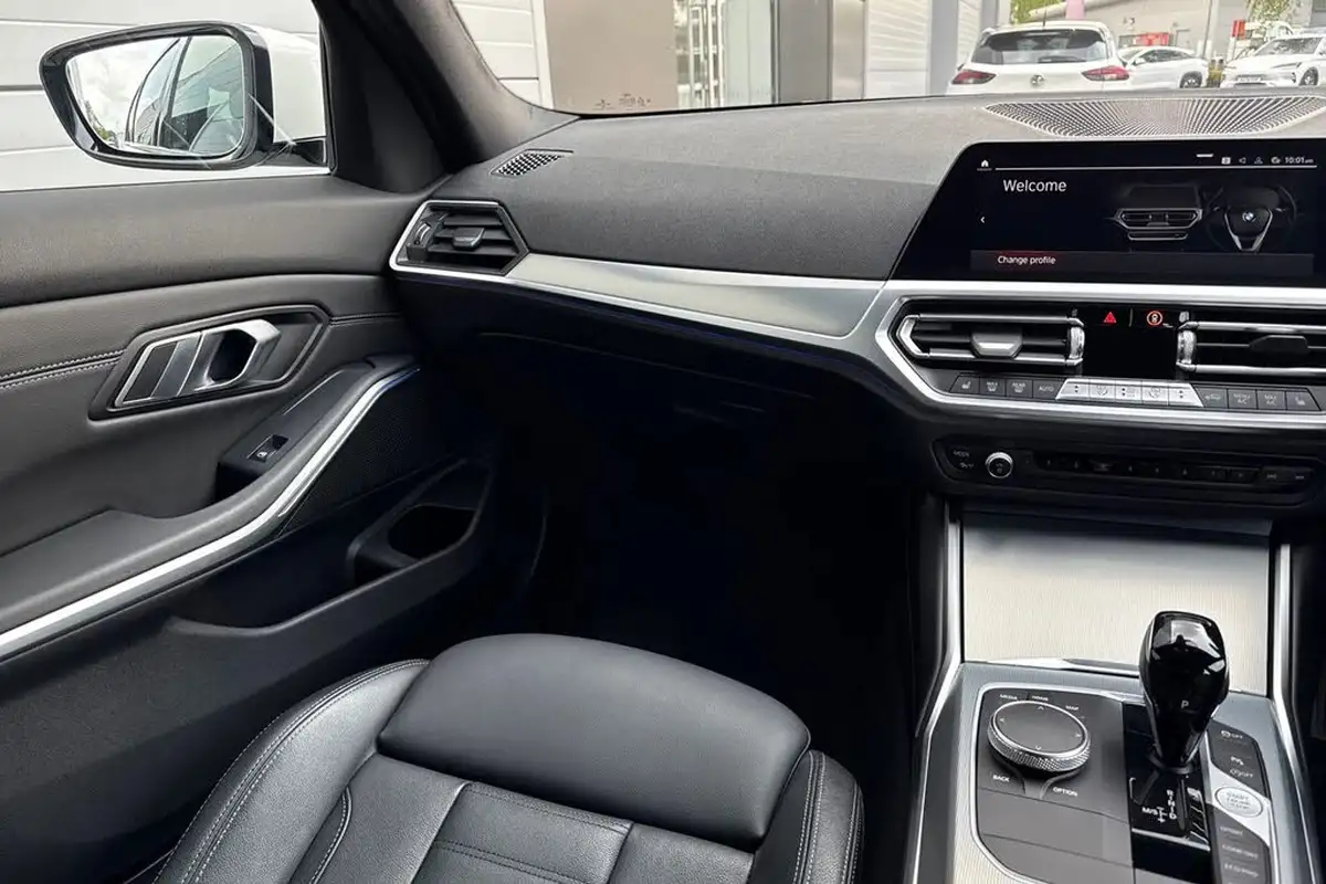 2022-bmw-3-series-20-320i-xdrive-m-sport-big-18