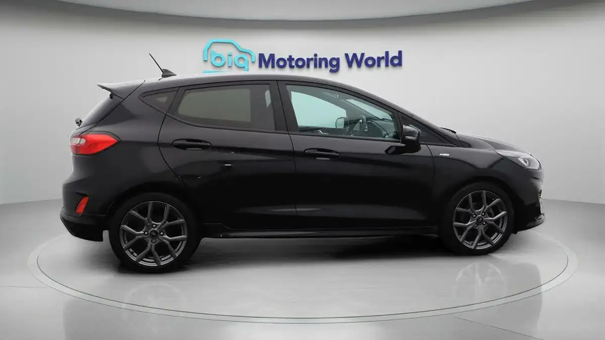2022-ford-fiesta-10t-st-line-100ps-5d-big-8
