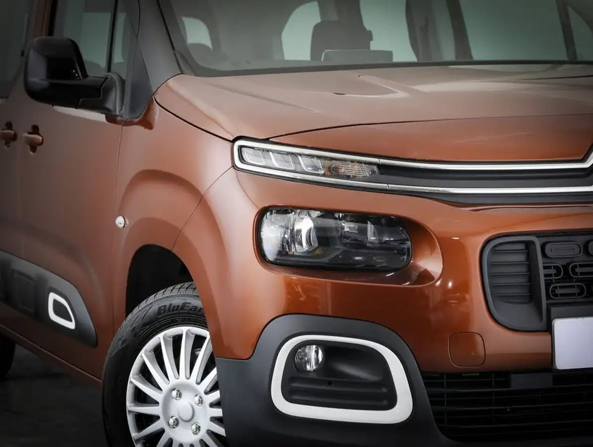 2022-citroen-berlingo-15bluehdi-feel-xl-size-100ps-big-9
