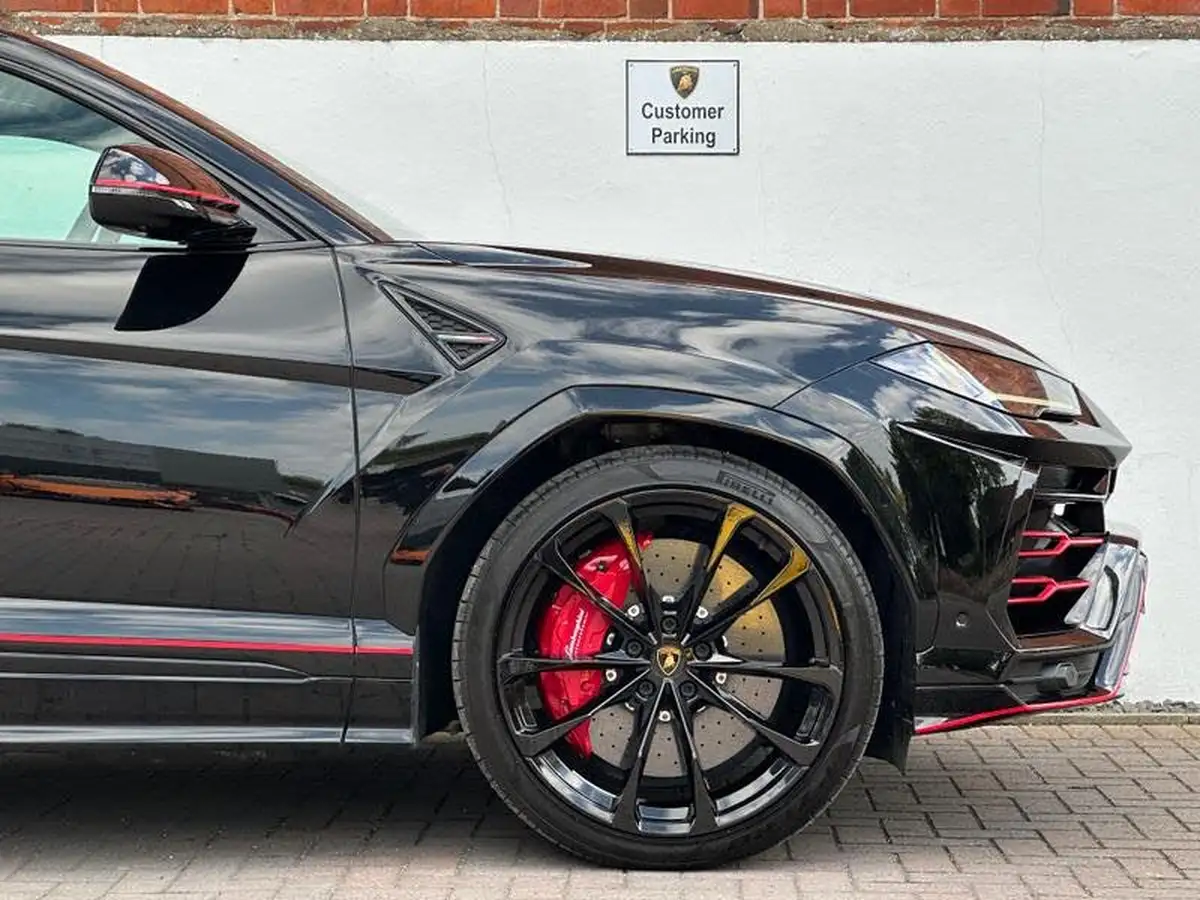 2022-lamborghini-urus-40-no-trim-big-8