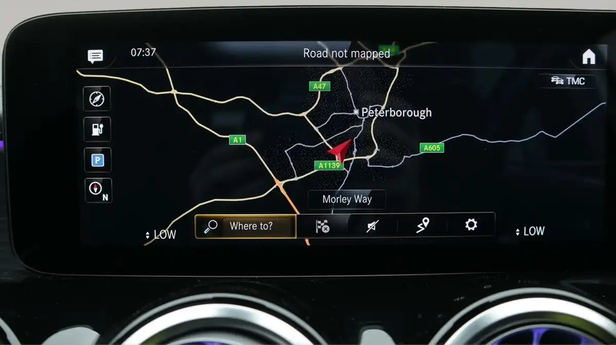 2022-mercedes-benz-eqb-e-eqb-350-amg-line-big-11