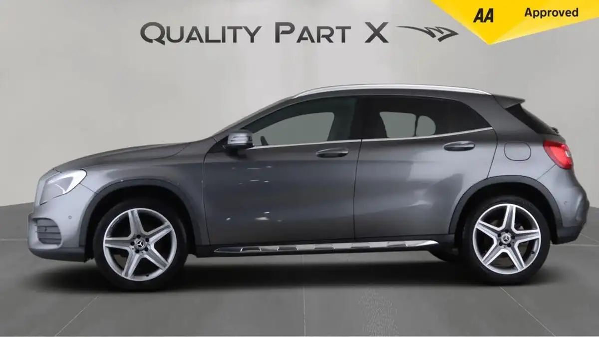 2018-mercedes-benz-gla-class-16-gla-200-amg-line-156ps-executive-big-2