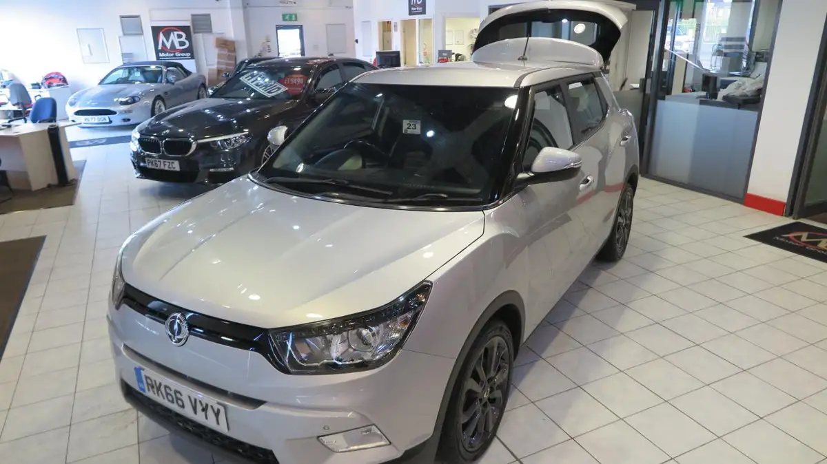 2016-kgm-ssangyong-tivoli-16td-elx-2wd-big-9