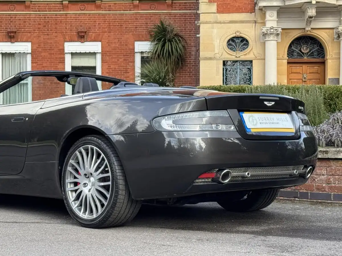 2010-aston-martin-db9-60-volante-touchtronic-ii-big-32