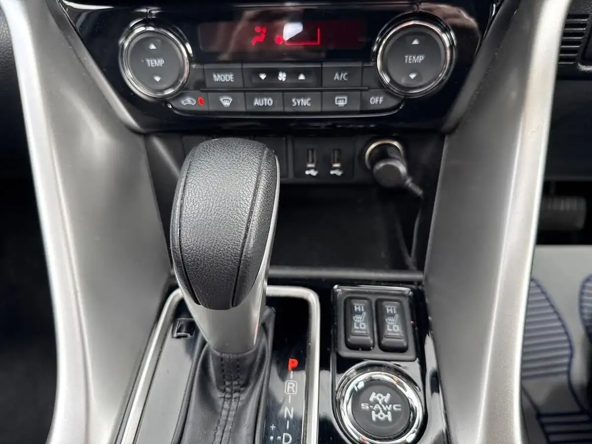 2019-mitsubishi-eclipse-cross-15-exceed-4wd-auto-big-20