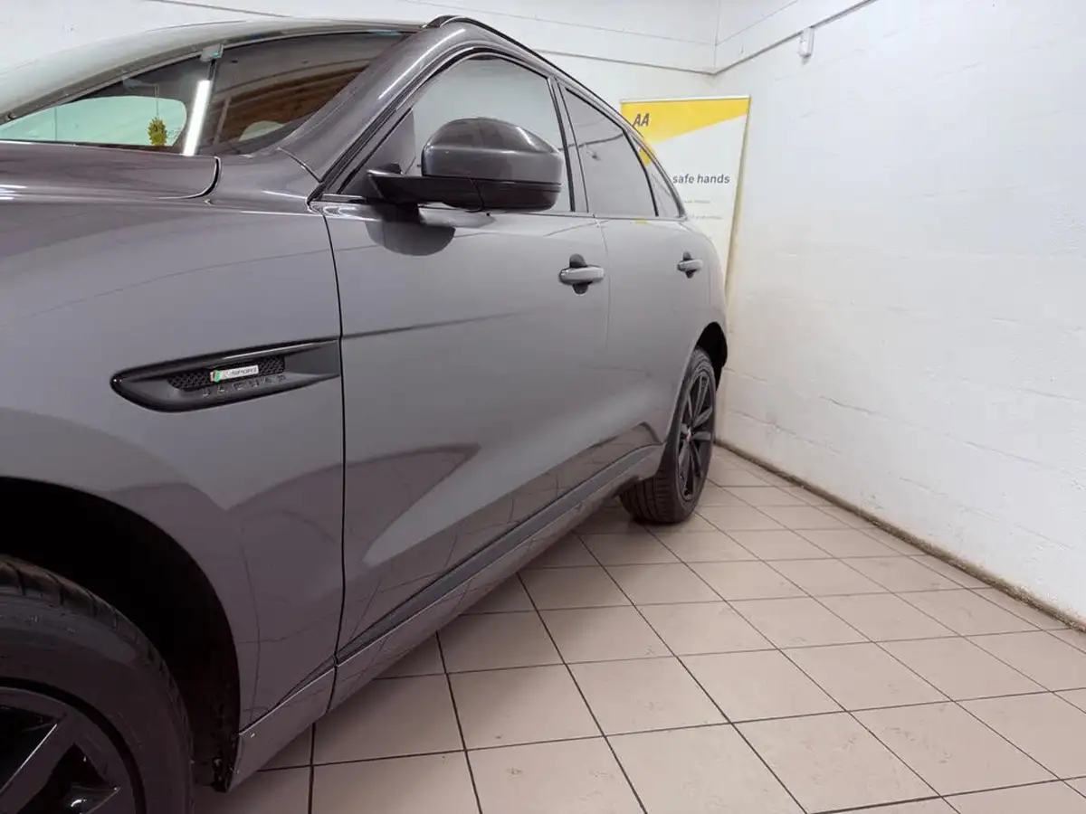 2017-jaguar-f-pace-20-i4d-r-sport-240ps-awd-ss-auto-big-5