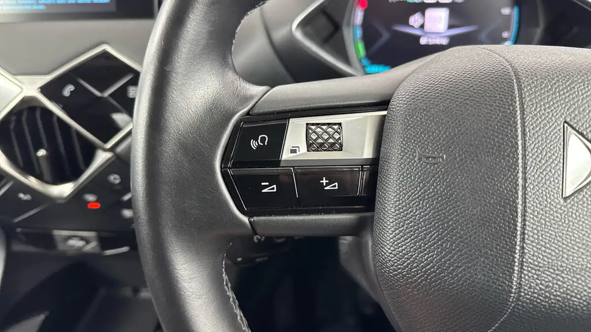 2021-ds-ds-3-crossback-e-tense-prestige-big-20