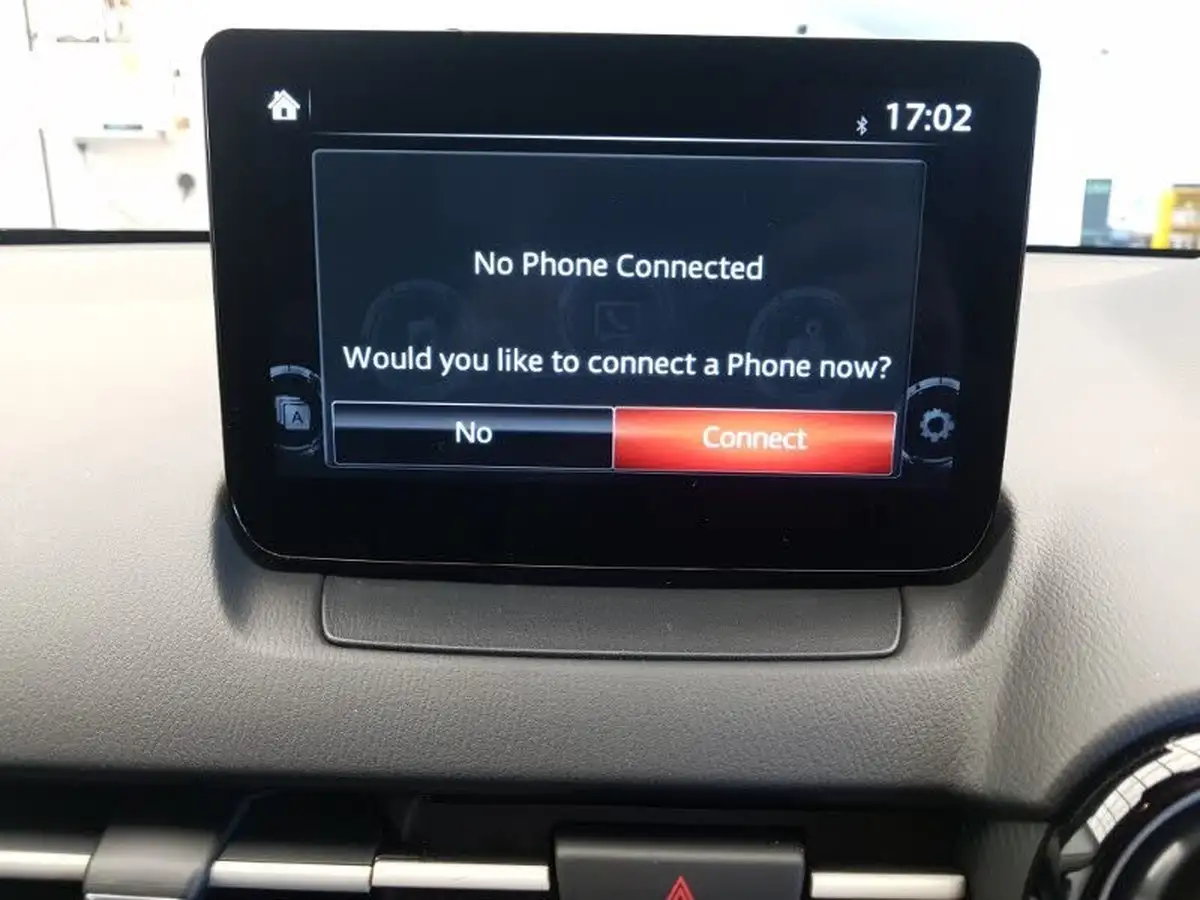 2023-mazda-mazda2-15-e-skyactiv-g-exclusive-line-big-13
