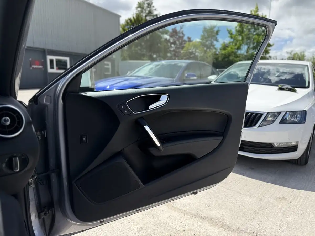 2015-audi-a1-16tdi-s-line-hatchback-3d-big-43