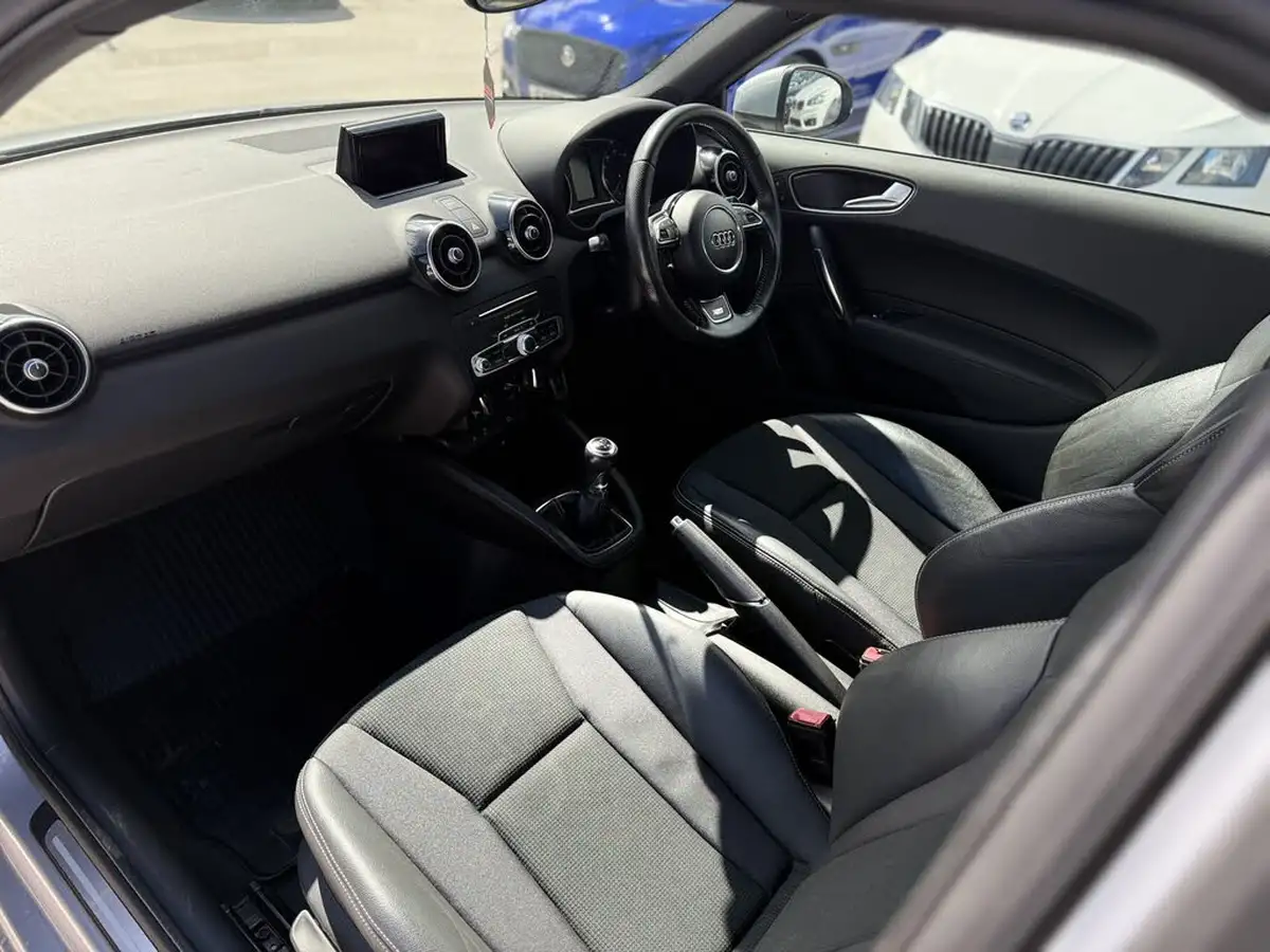 2015-audi-a1-16tdi-s-line-hatchback-3d-big-19