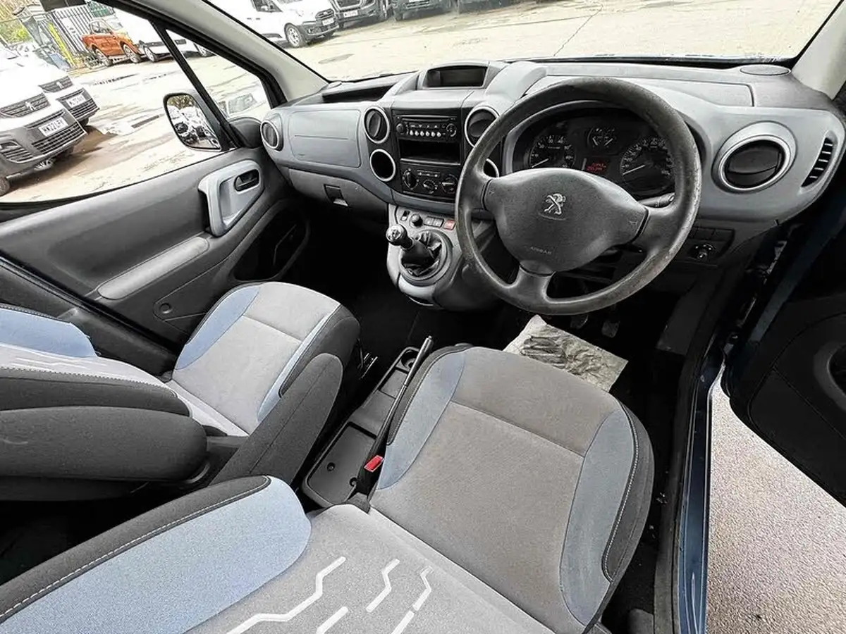2012-peugeot-partner-16hdi-tepee-s-92bhp-big-23