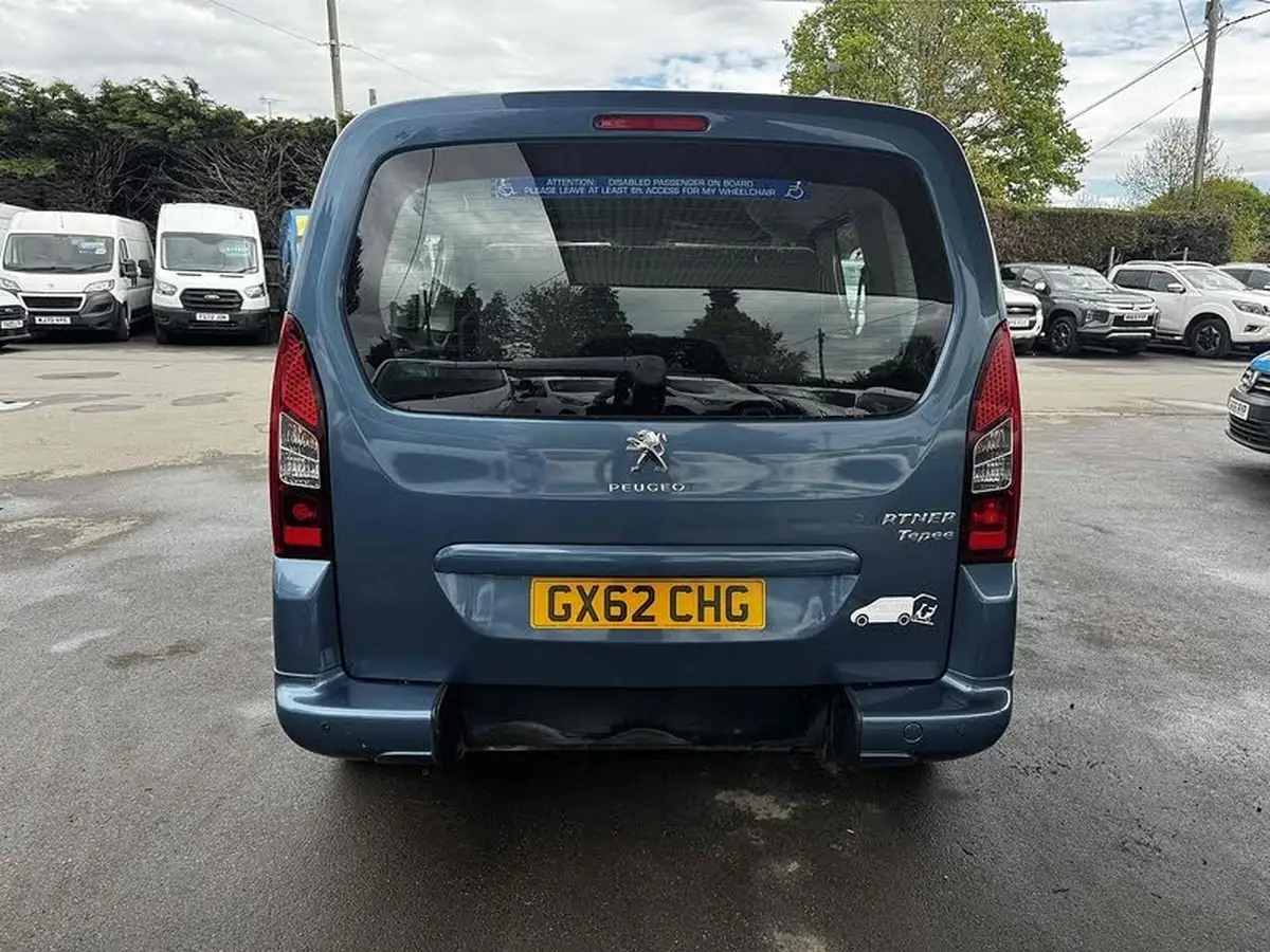 2012-peugeot-partner-16hdi-tepee-s-92bhp-big-5