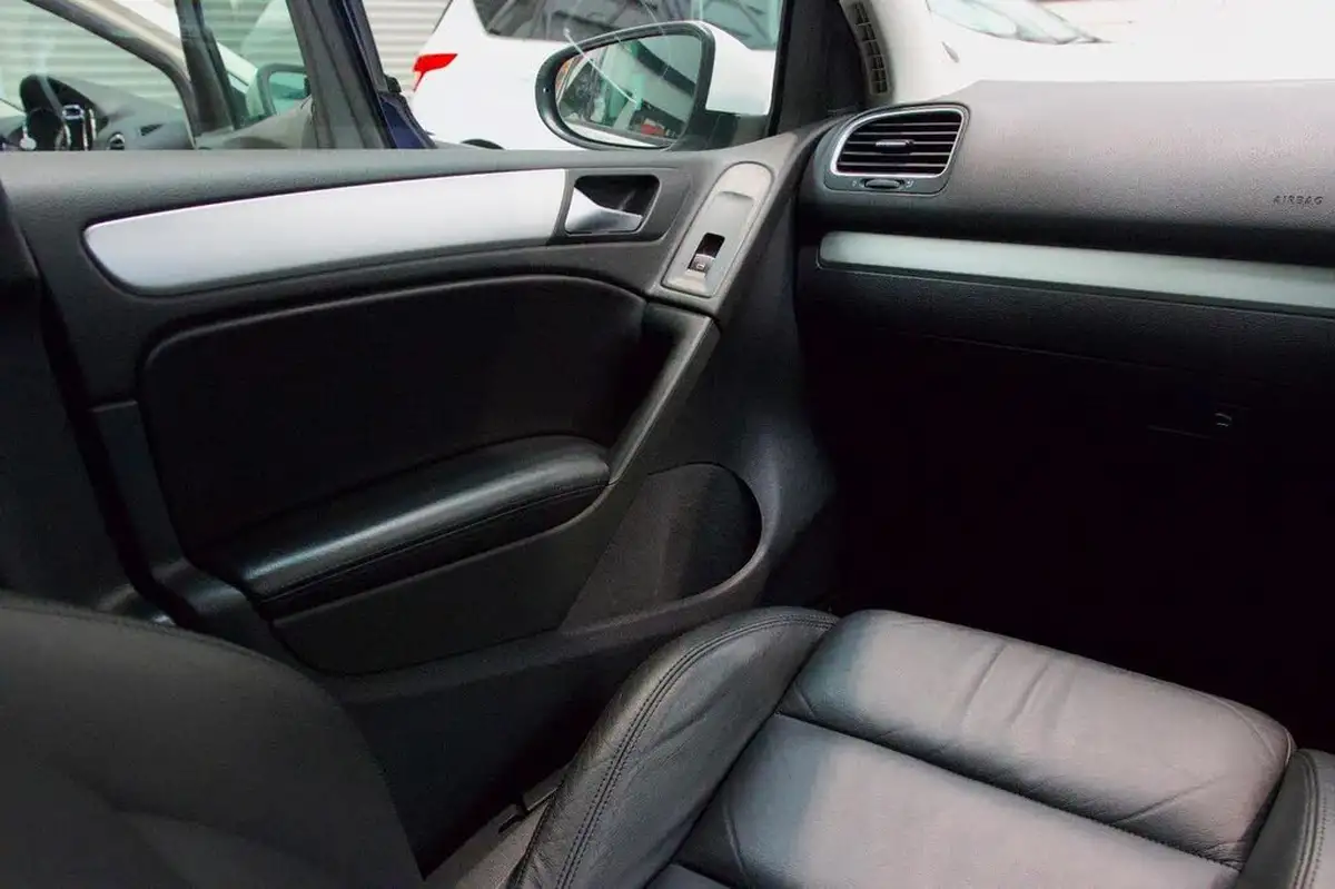 2012-volkswagen-golf-20td-gt-hatchback-5d-dsg-big-24