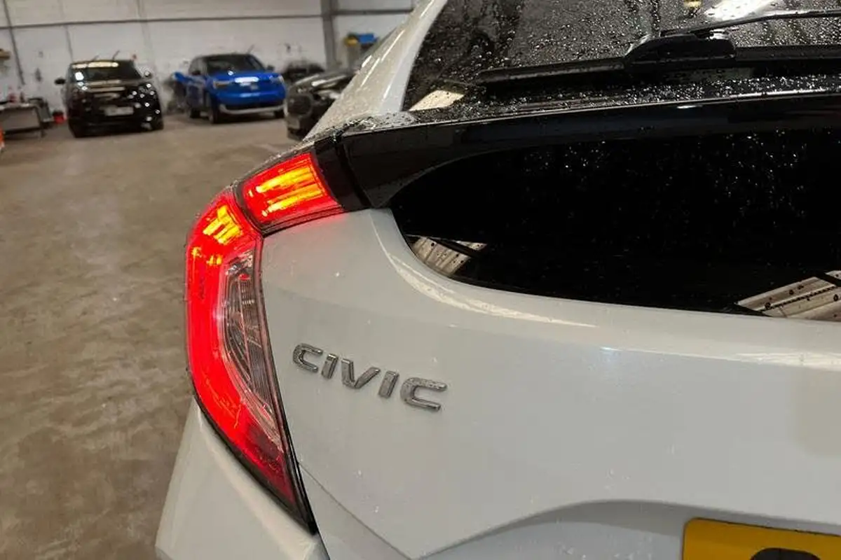 2019-honda-civic-10-vtec-turbo-sr-hatchback-5d-big-38