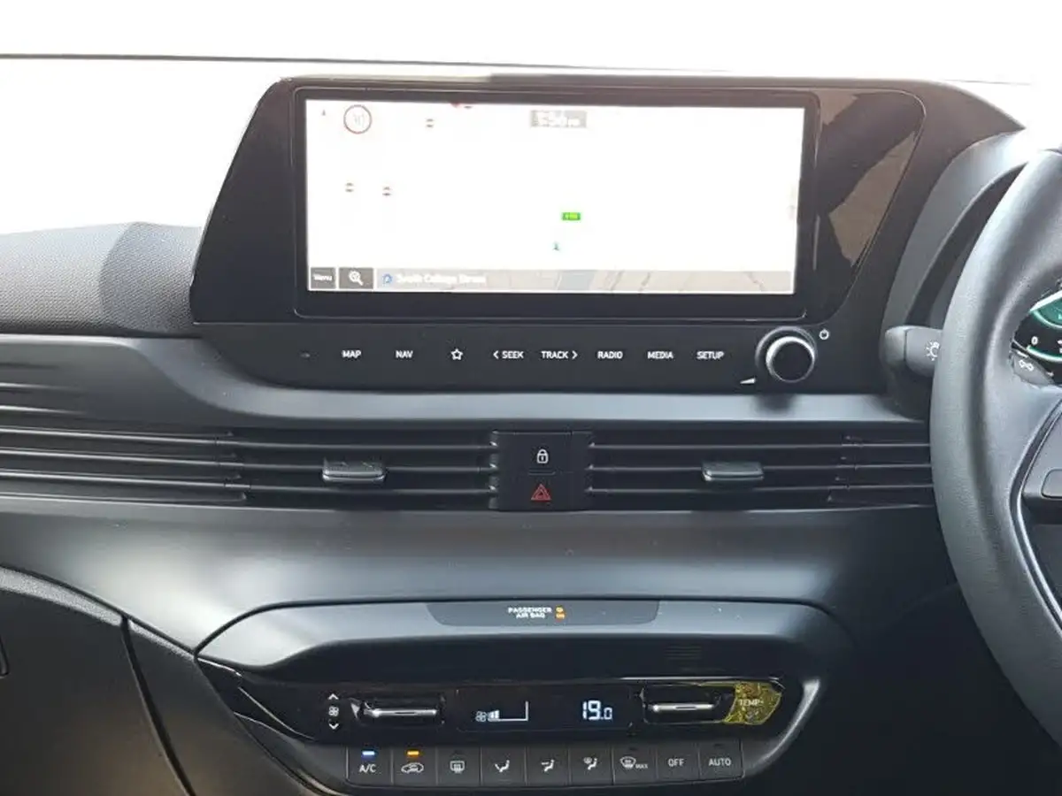 2021-hyundai-bayon-10-t-gdi-premium-120ps-big-9