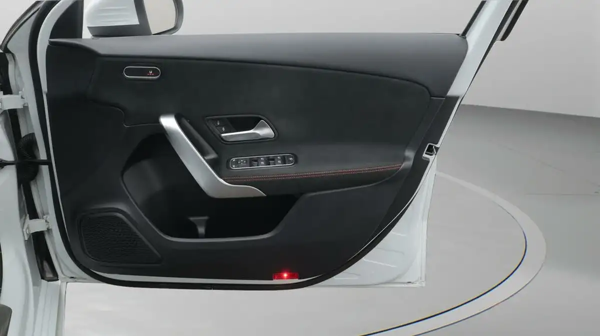 2020-mercedes-benz-a-class-20d-a220d-amg-line-hatchback-5d-big-15
