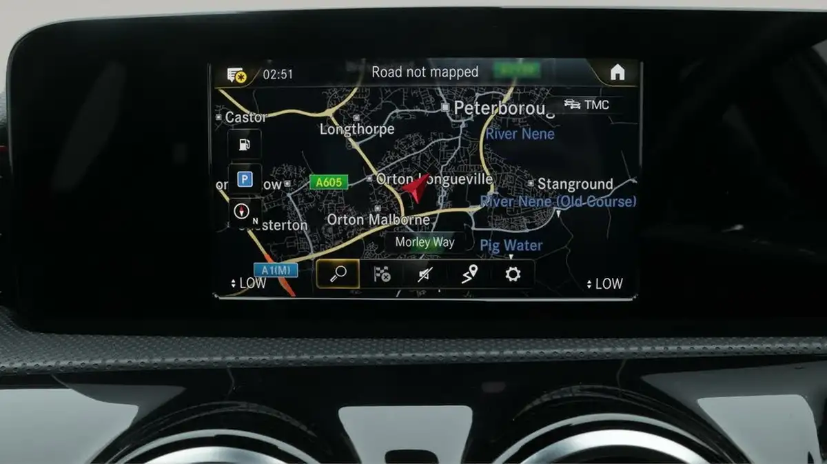 2020-mercedes-benz-a-class-20d-a220d-amg-line-hatchback-5d-big-11