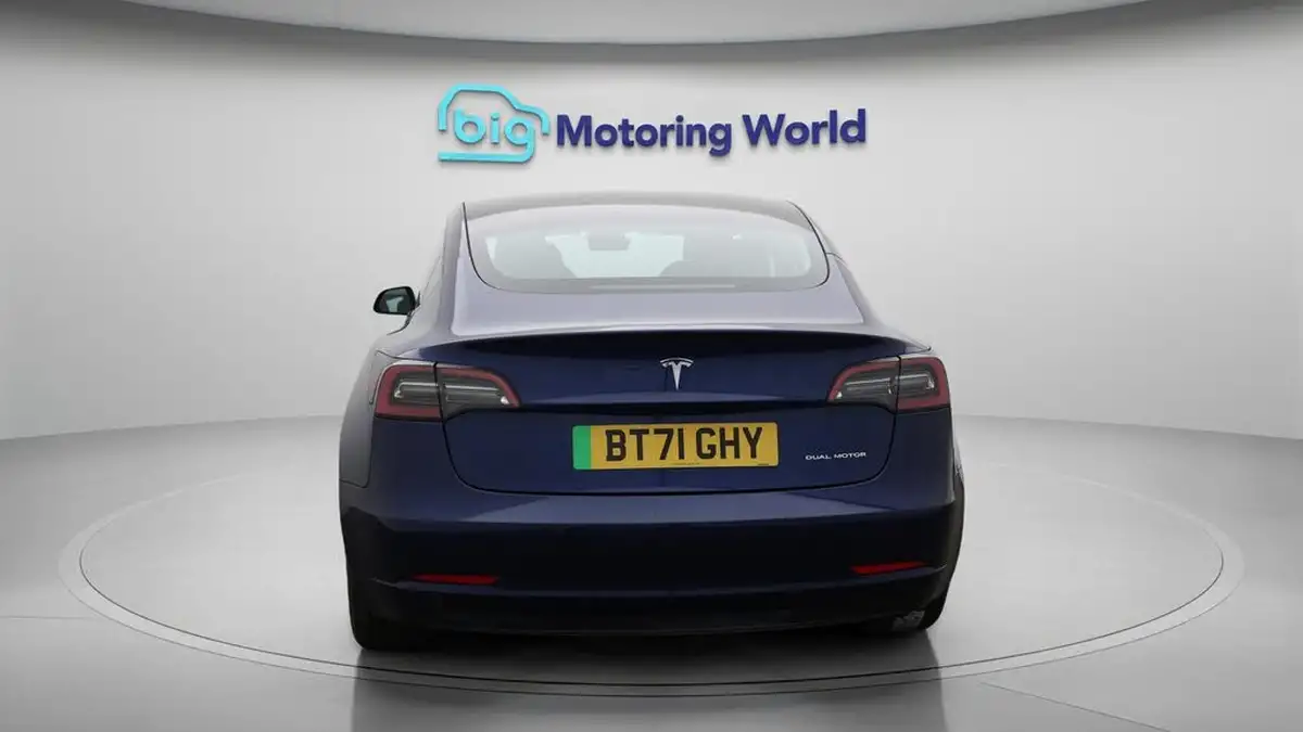 2021-tesla-model-3-e-long-range-awd-big-6