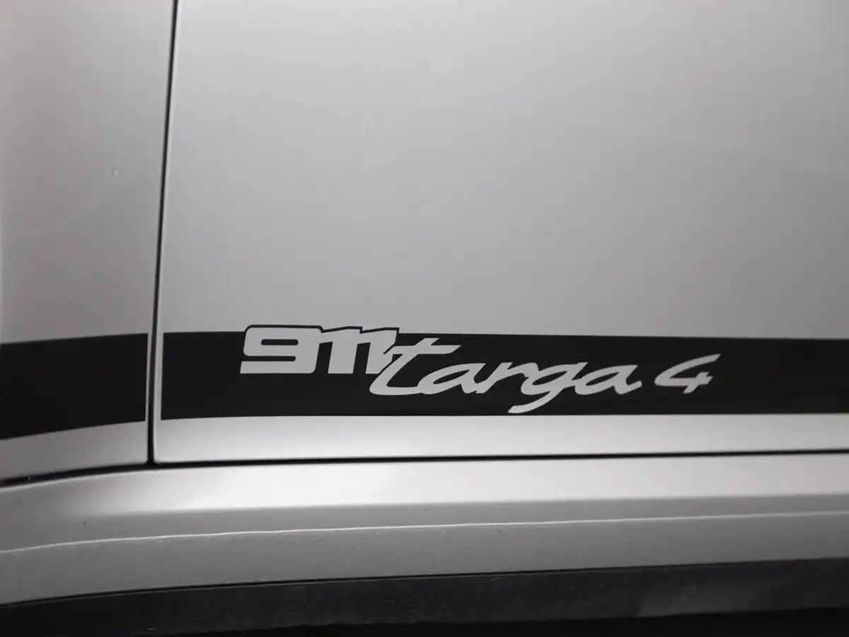 2023-porsche-911-30-targa-4-big-30