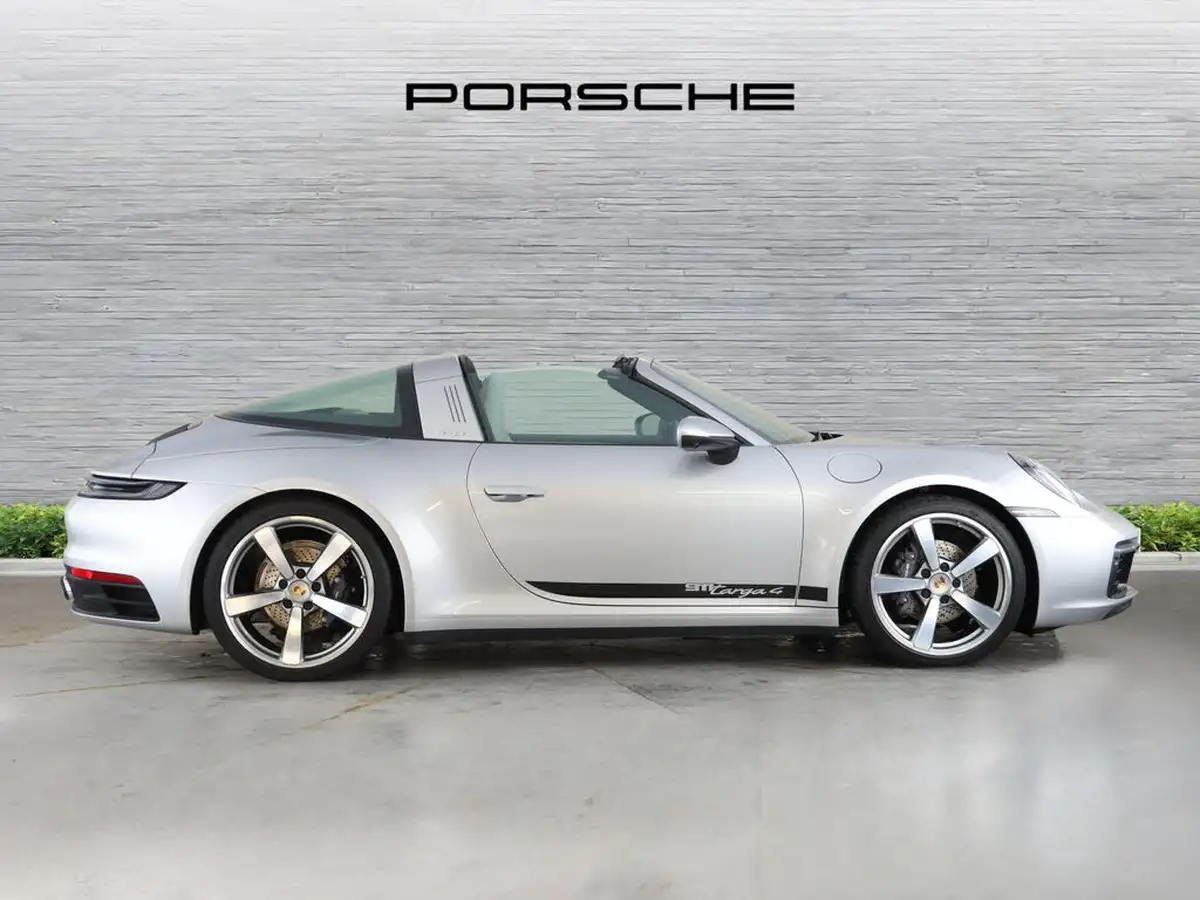 2023-porsche-911-30-targa-4-big-6
