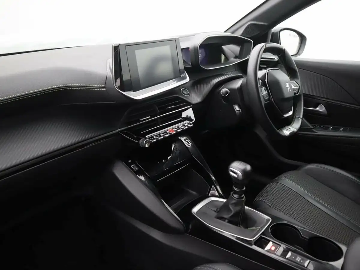 2020-peugeot-208-12-puretech-gt-line-100bhp-big-8