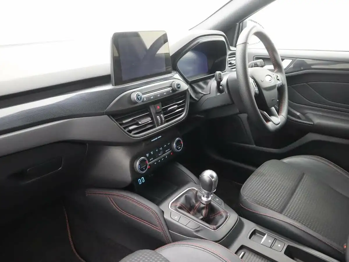 2020-ford-focus-15-st-line-x-hatchback-big-8