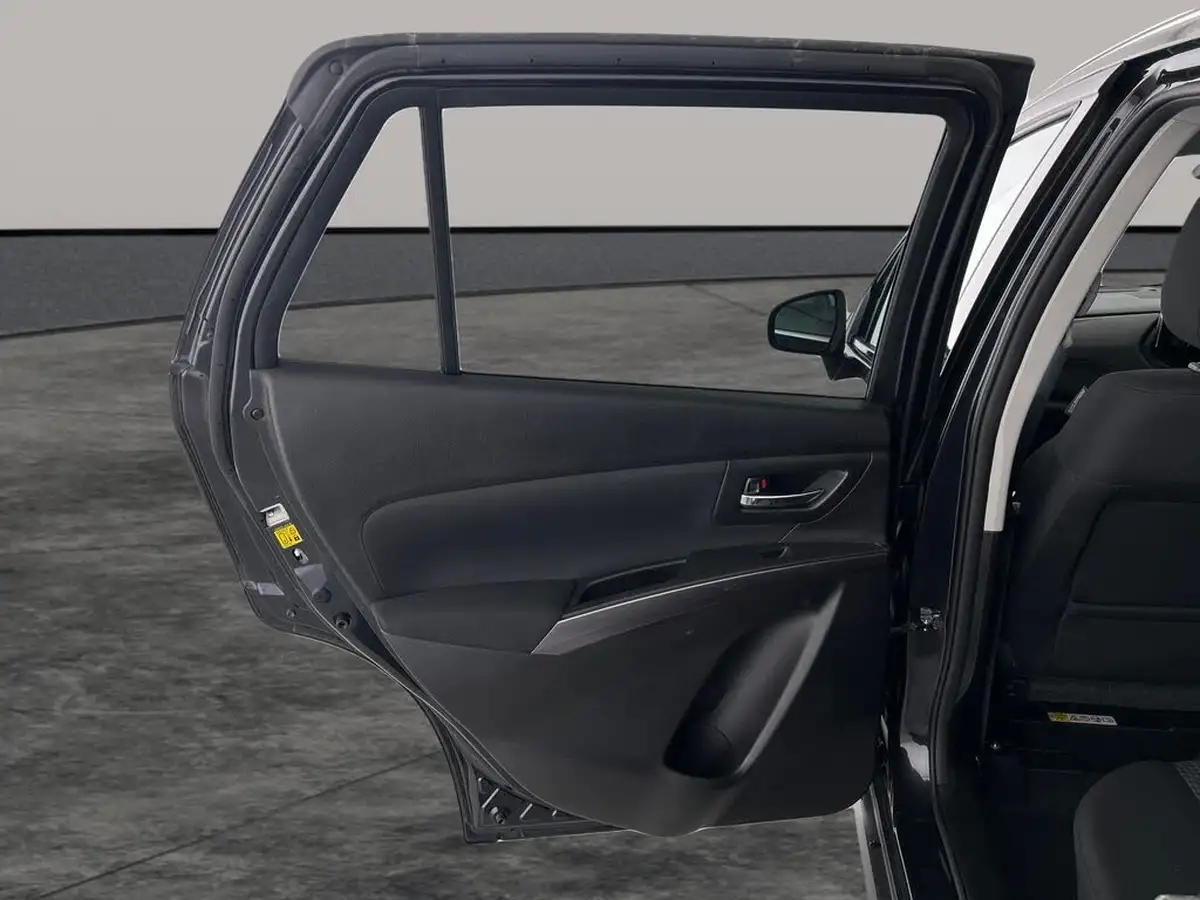 2023-suzuki-s-cross-14-boosterjet-motion-big-17
