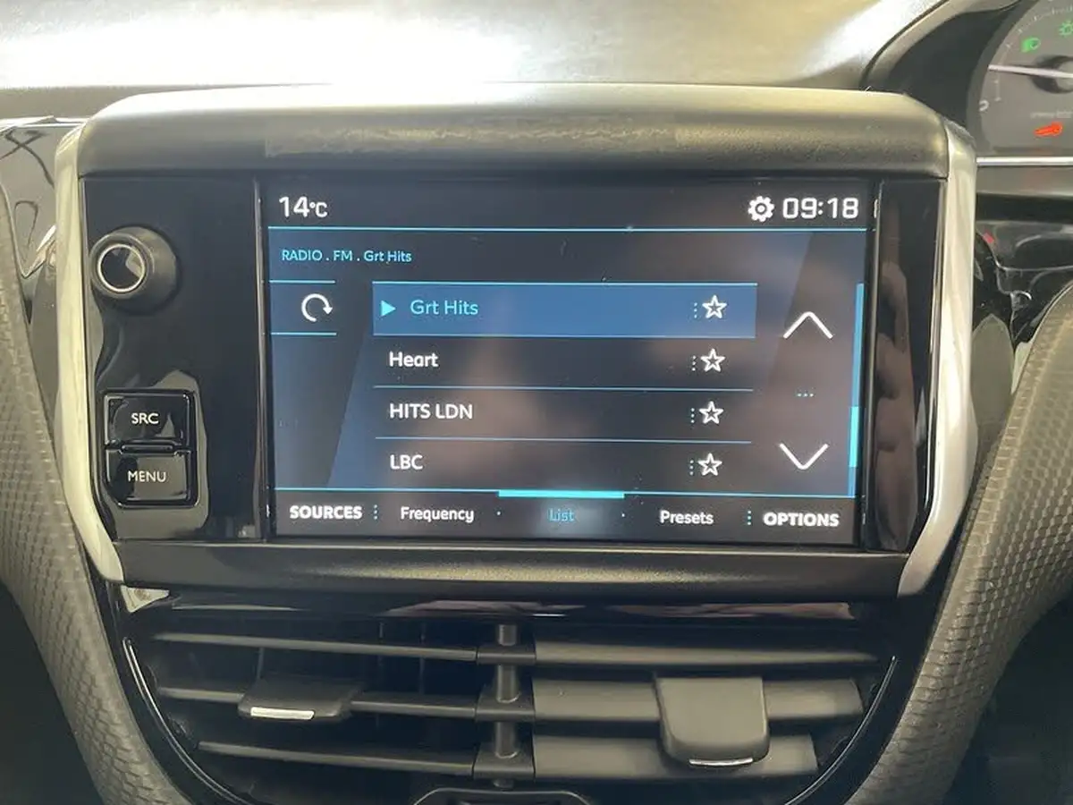 2019-peugeot-2008-suv-12-puretech-allure-82bhp-big-16