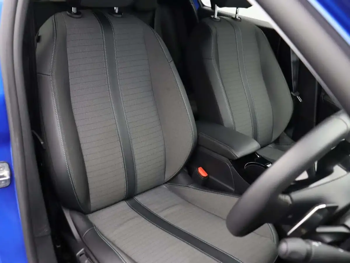 2023-peugeot-208-12-puretech-allure-premium-130ps-eat8-big-8
