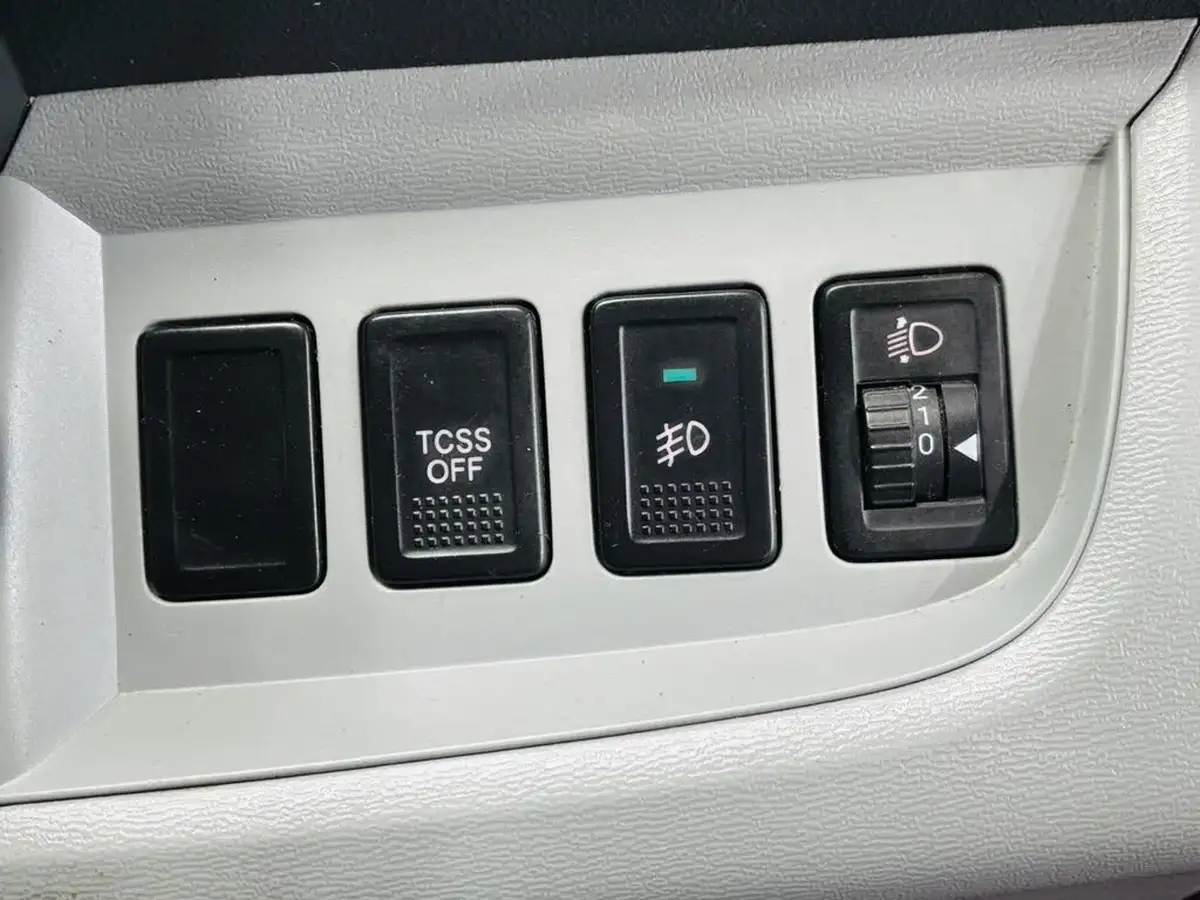 2010-suzuki-alto-10-sz4-auto-big-17