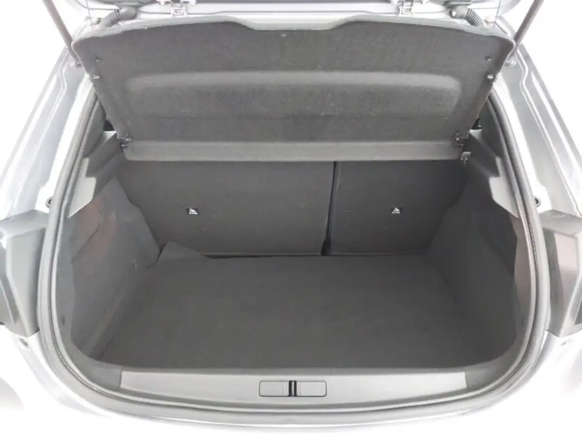 2020-peugeot-208-12-puretech-active-premium-75bhp-big-7