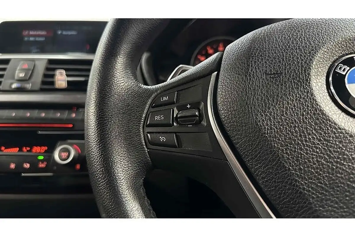 2018-bmw-3-series-20-320i-sport-saloon-4d-auto-big-29