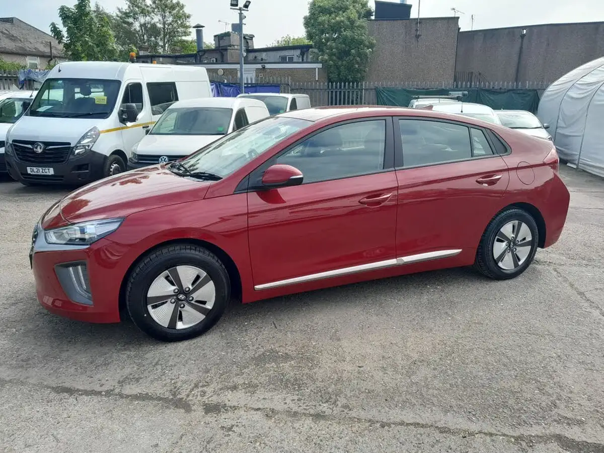 2022-hyundai-ioniq-16-gdi-premium-se-hybrid-big-6