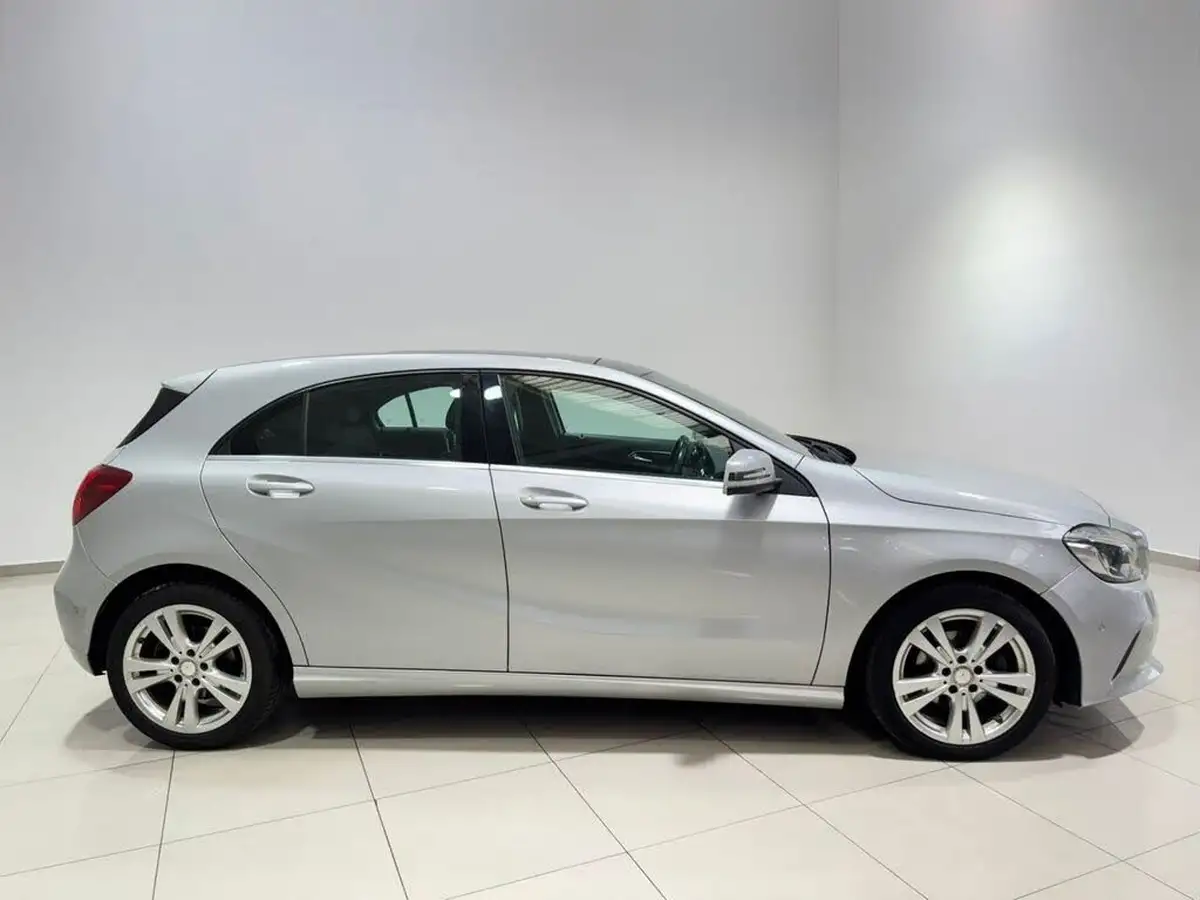 2016-mercedes-benz-a-class-15d-a180d-sport-premiumss-7g-dct-big-16