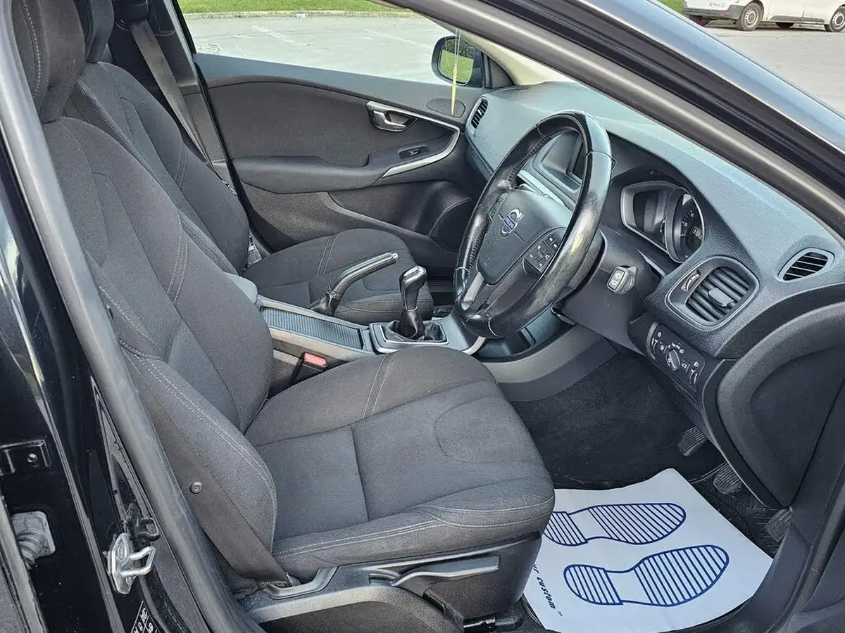 2015-volvo-v40-16td-d2-es-big-36