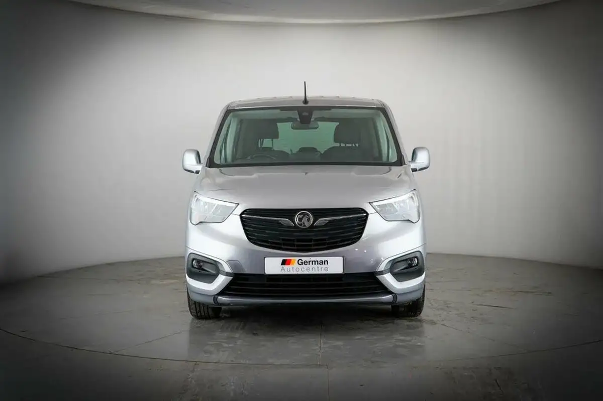 2021-vauxhall-combo-life-15-se-100ps-big-4