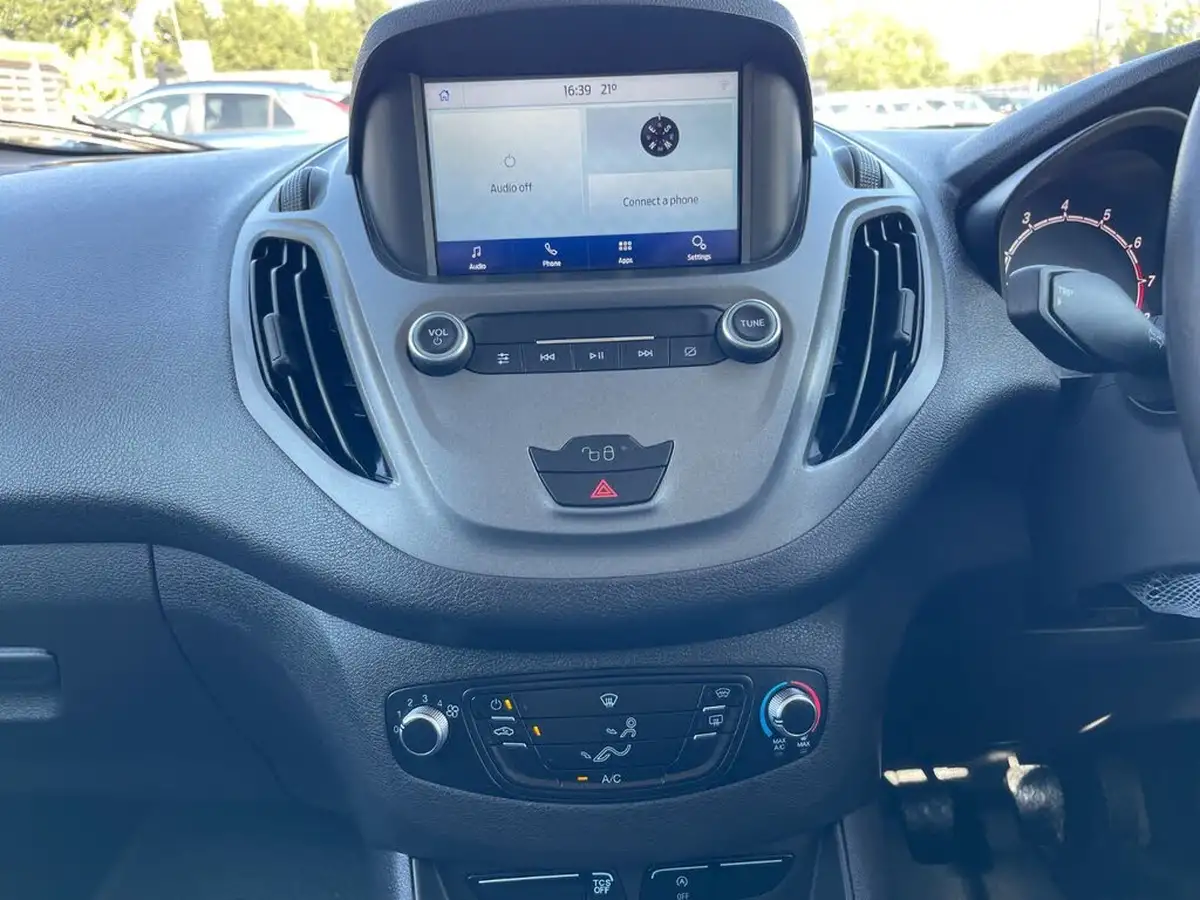 2022-ford-transit-courier-10t-limited-ecoboost-big-13