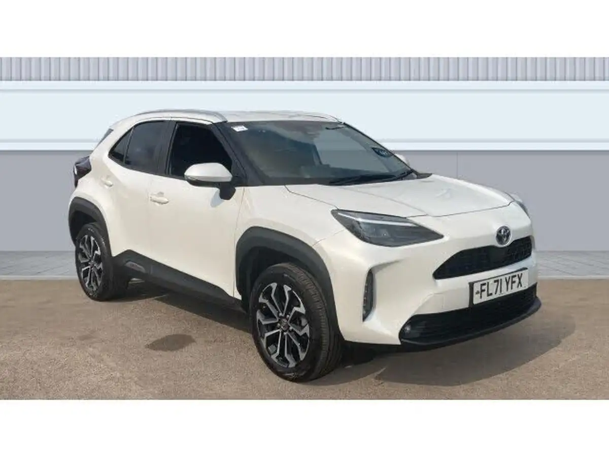 2021-toyota-yaris-15-vvt-i-design-panoramic-roof-big-0