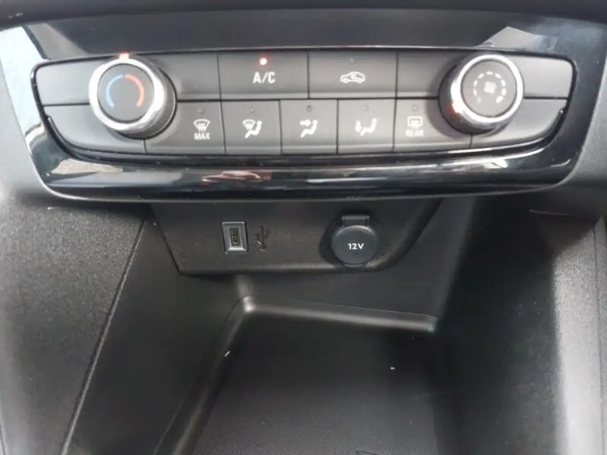 2024-vauxhall-corsa-12-turbo-design-hybrid-e-dct6-auto-big-14