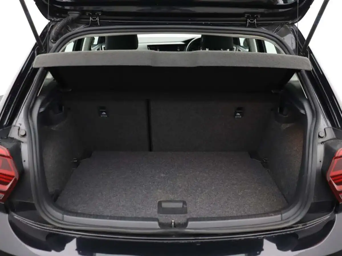 2018-volkswagen-polo-10-se-75ps-big-16