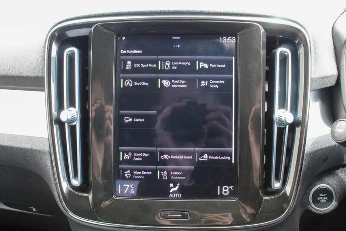 2020-volvo-xc40-15-t3-momentum-geartronic-big-25
