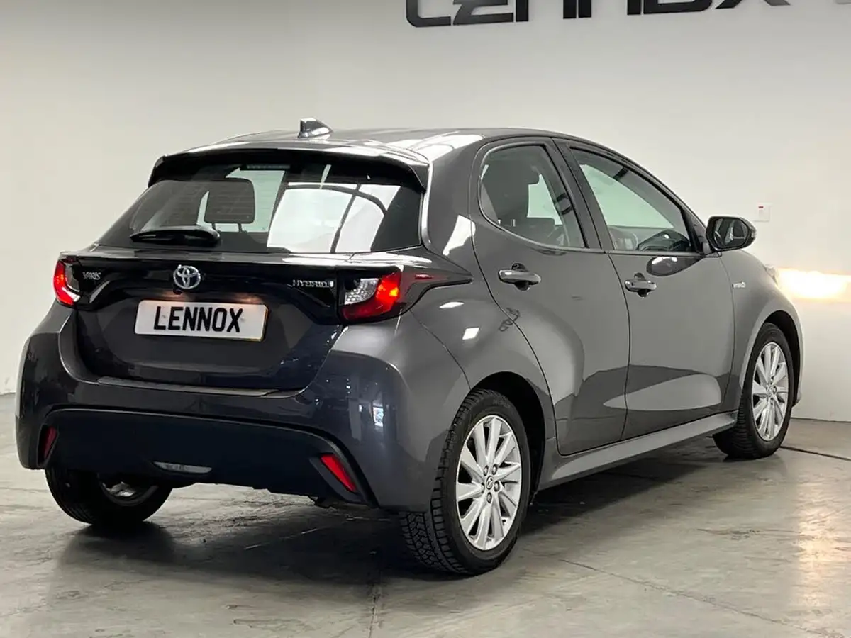 2020-toyota-yaris-15-vvt-i-icon-114bhp-hybrid-1490cc-e-cvt-big-7