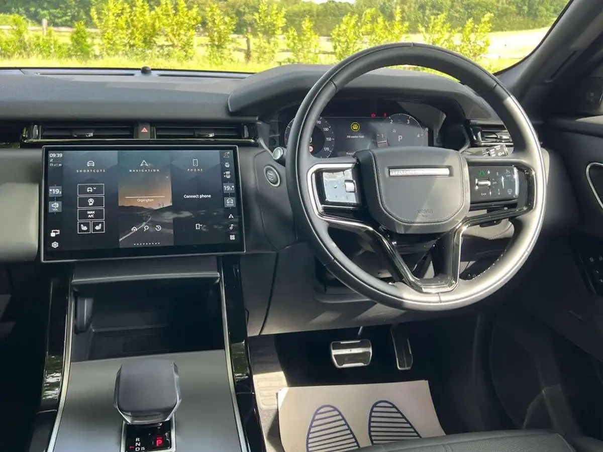 2025-land-rover-range-rover-velar-30-d300-dynamic-hse-big-3