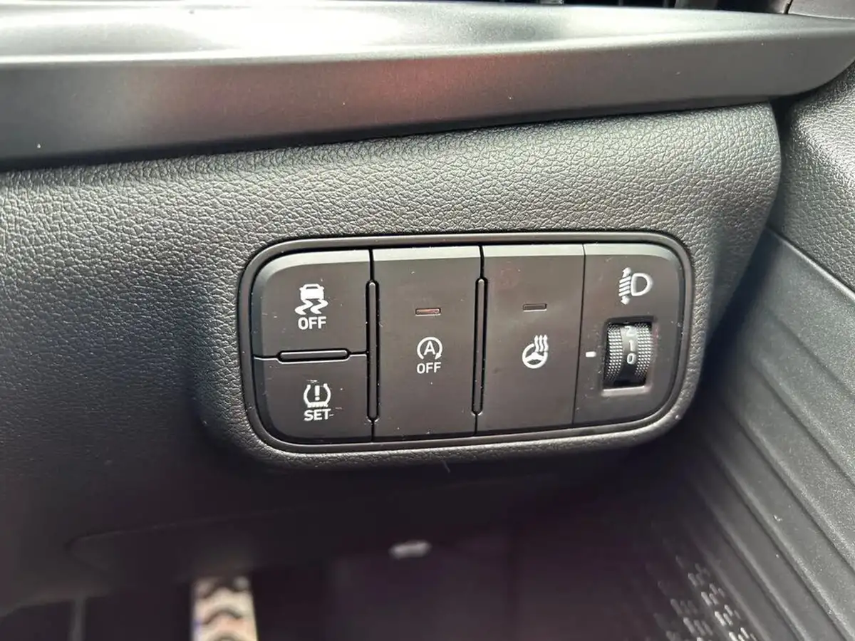 2024-hyundai-bayon-10-t-gdi-premium-100ps-two-tone-roof-big-18